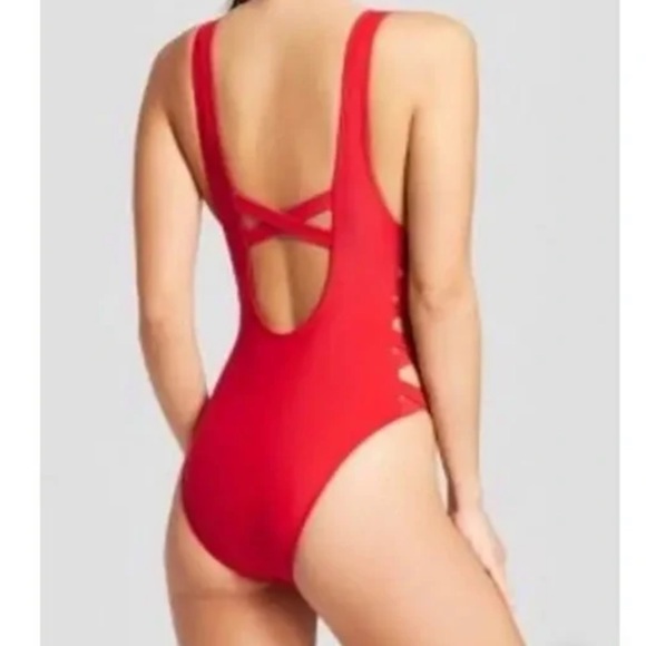 Target one piece with cutouts - Picture 2 of 5